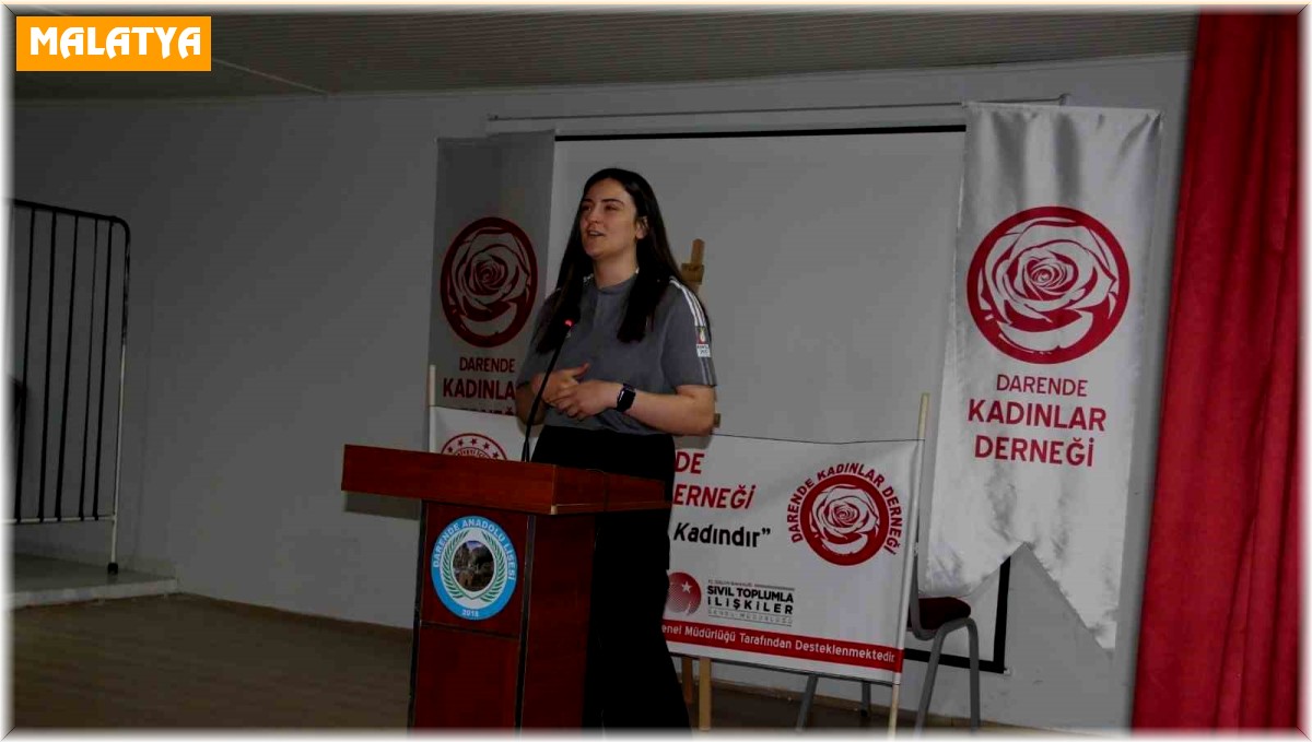 Milli Güreşçi Aslı Demir, Darende'de öğrencilerle buluştu