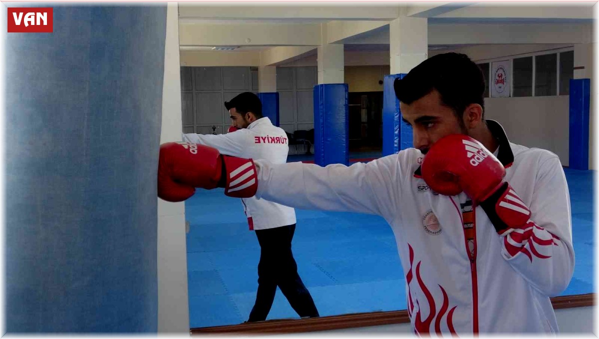 Milli kick boks sporcusu Sayın, olimpiyat hedefi için ter döküyor