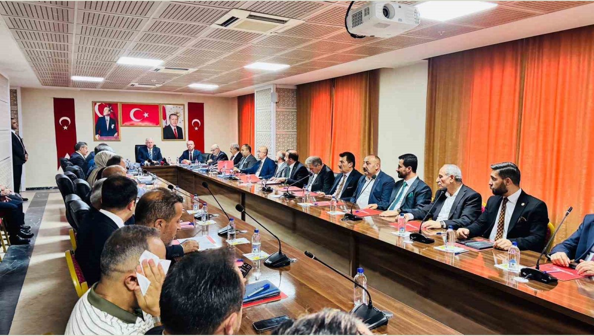 Milli Savunma Bakanı Güler: "Hakkâri, Terörsüz Türkiye'nin simge şehirlerinden biri olacak"