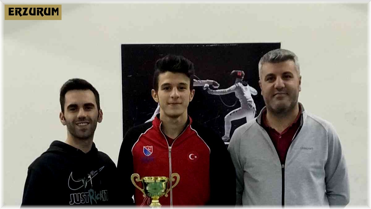 Milli sporcu Akal, Eskrim Federasyon Kupası'nda Türkiye ikincisi oldu