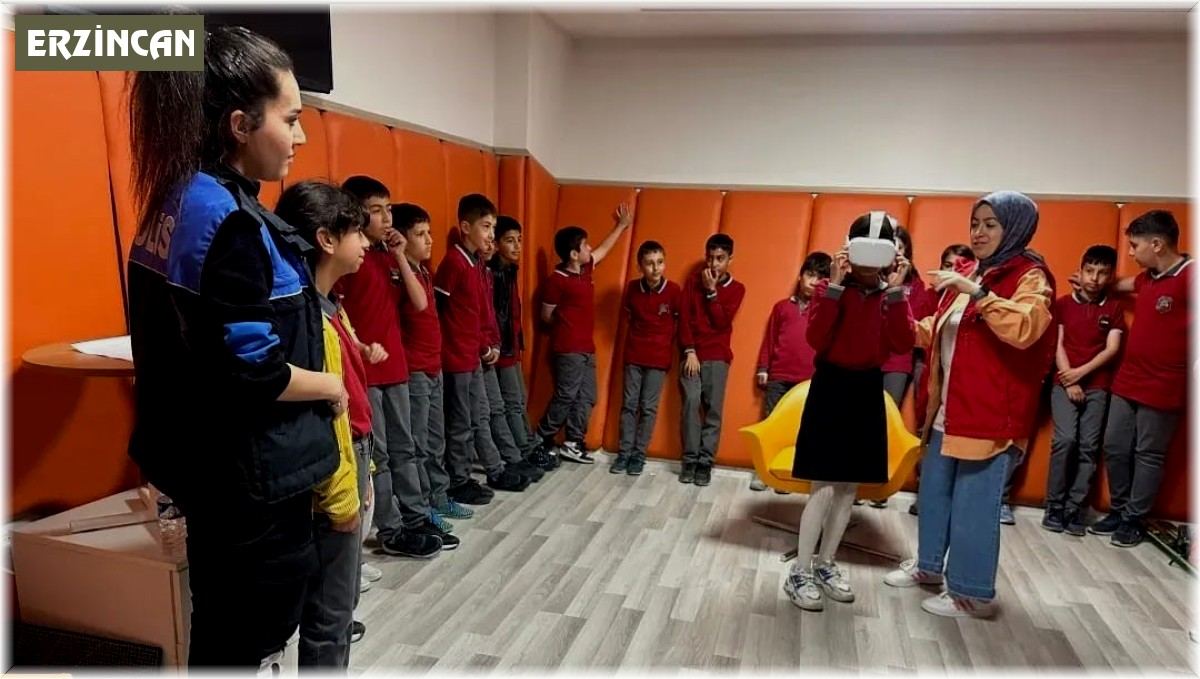 Minik adımlar polis ile beraber teknolojinin peşinde