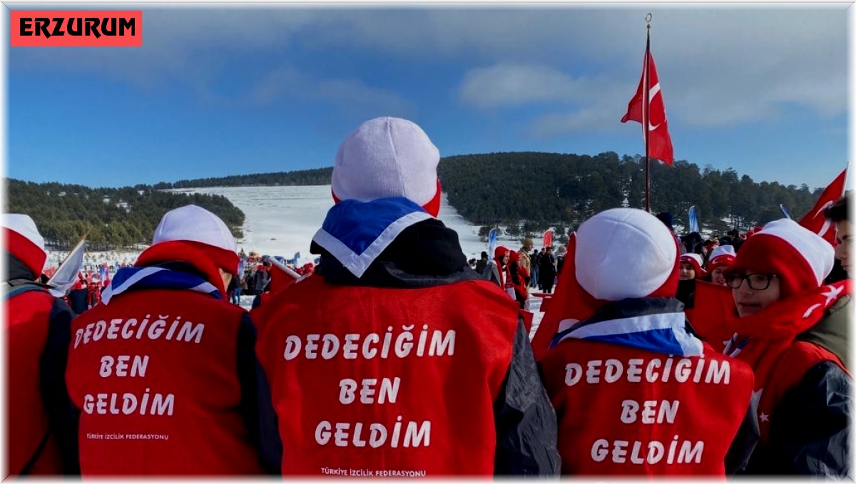 Minik izciler "Dedeciğim ben geldim" sloganıyla ilgi odağı oldu