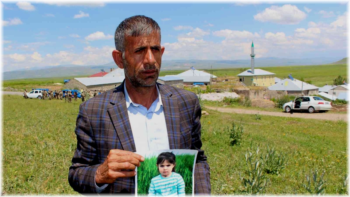 Minik Leyla davasında sanıklar hakim karşısında, daha önce şikayetçi olmamasıyla gündeme gelen yurt dışındaki baba davaya katılmadı