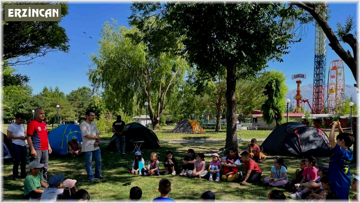 Minik öğrenciler afet farkındalık kampında