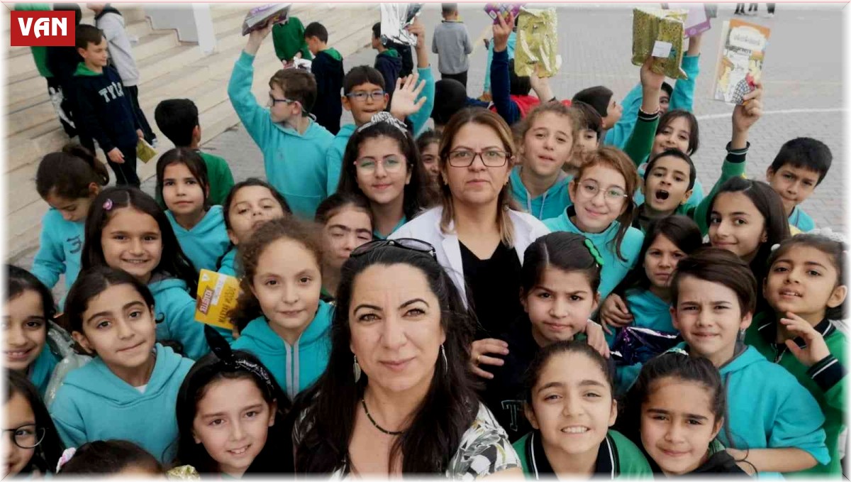 Minik öğrencilerden akranlarına anlamlı hediye