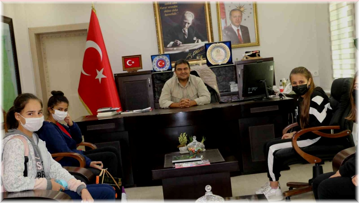 Minik Öğrencilerden Kaymakam Balcı'ya ziyaret