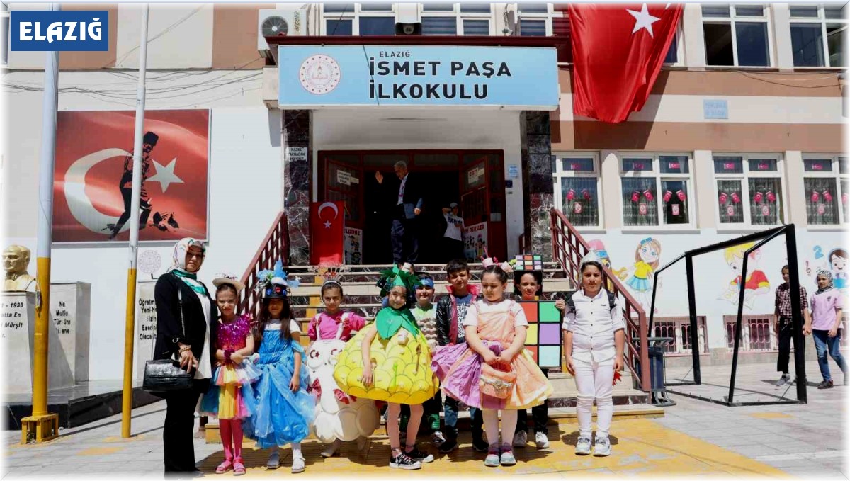 Minik öğrencilerden 'sıfır atık' defilesi