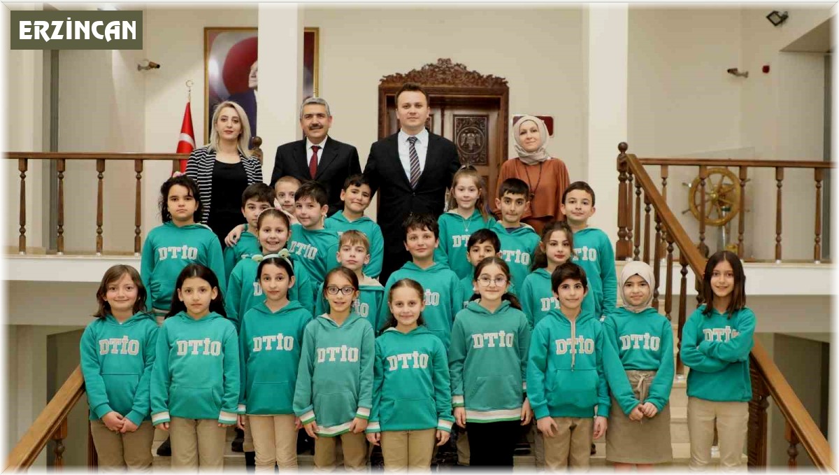 Minik öğrencilerin hayat hikayeleri kitap oldu