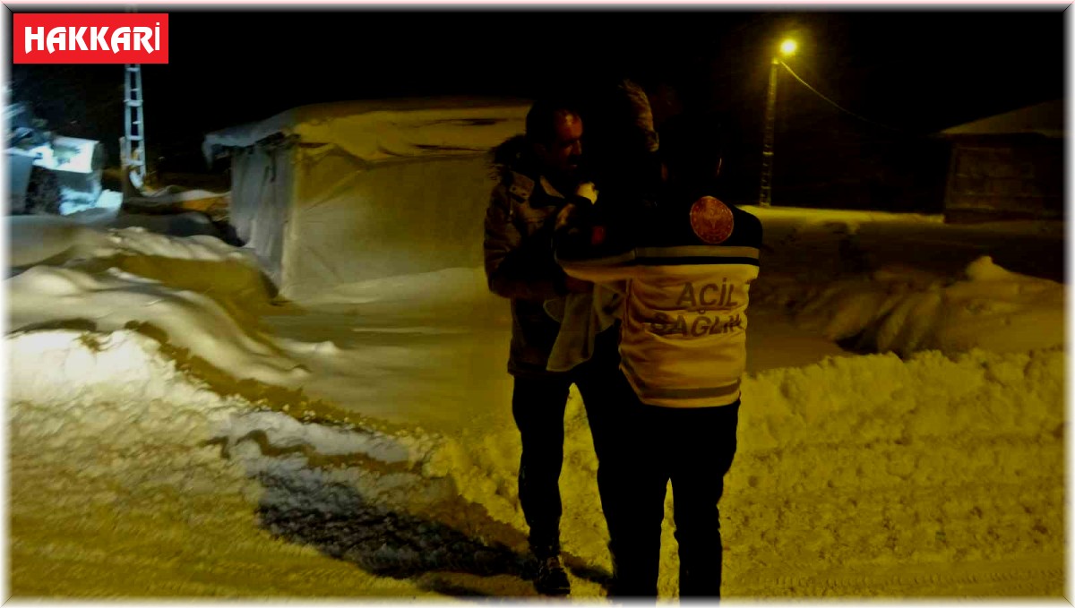 Minik Ömer 2 saatlik çalışmayla hastaneye ulaştırıldı