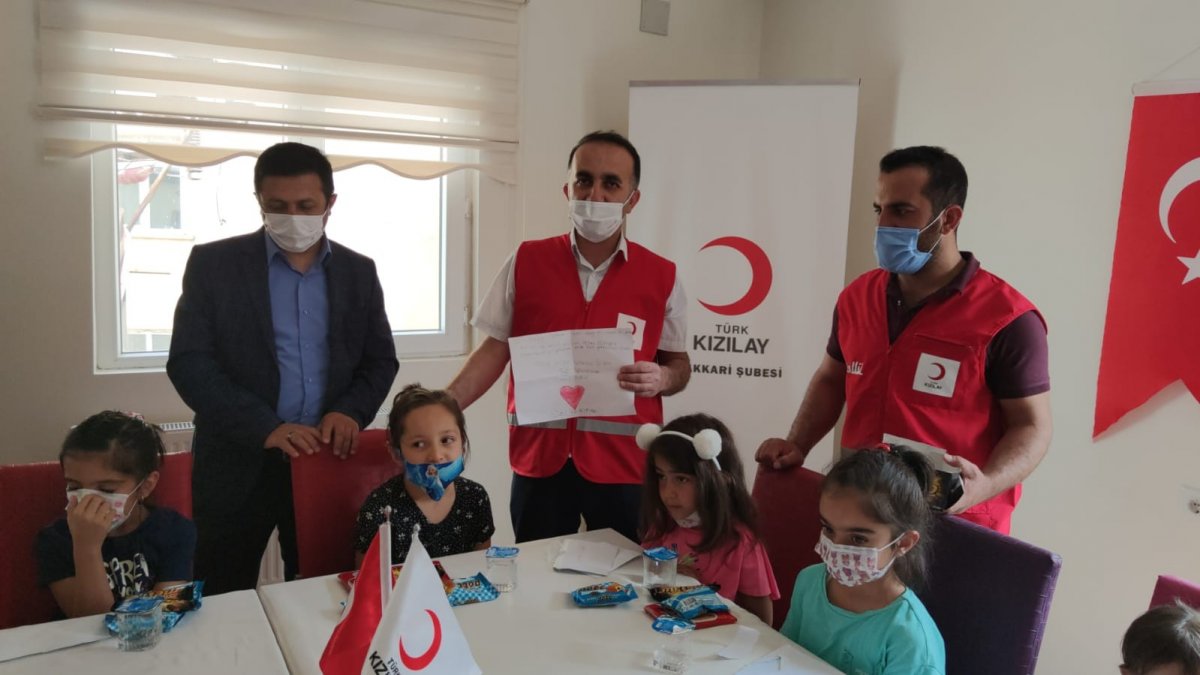 Minik yüreklerden Filistin'e destek