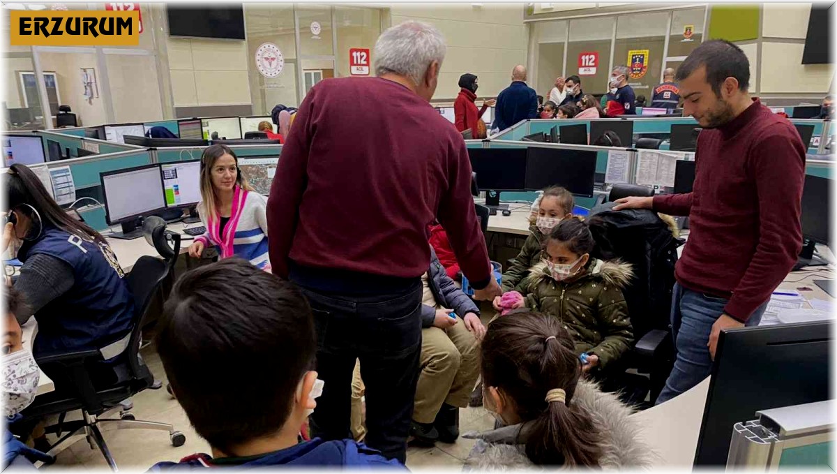 Minikler 112 Acil Çağrı Merkezini ziyaret etti