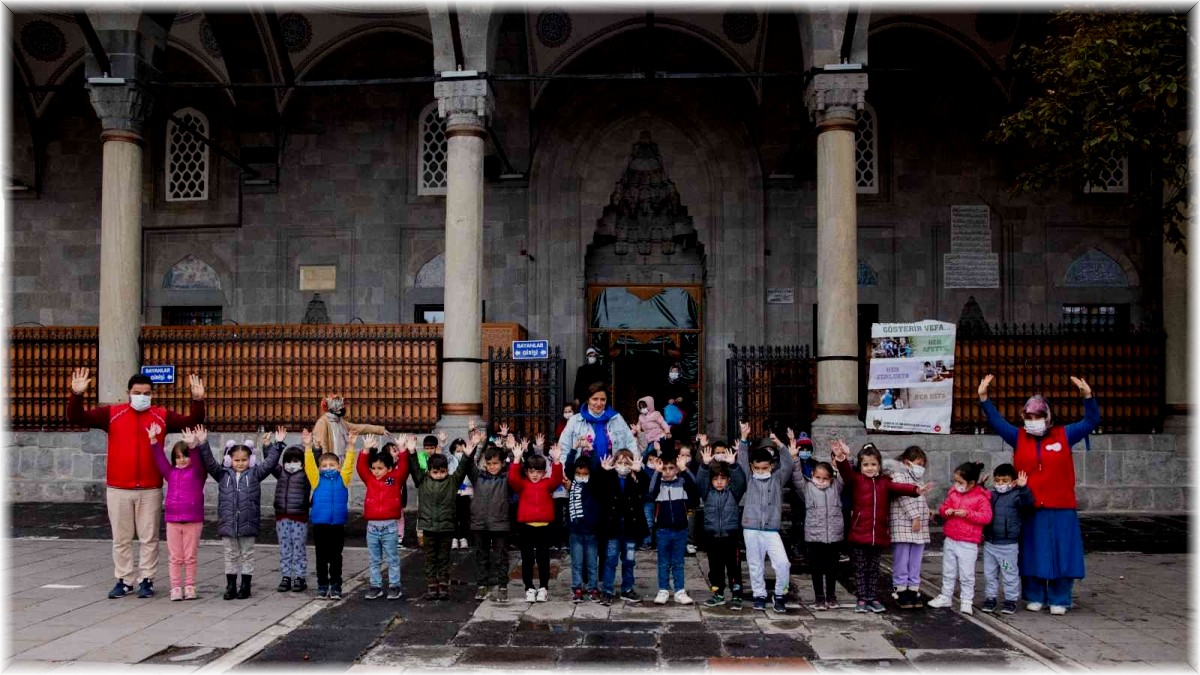 Miniklerden Camii ziyareti