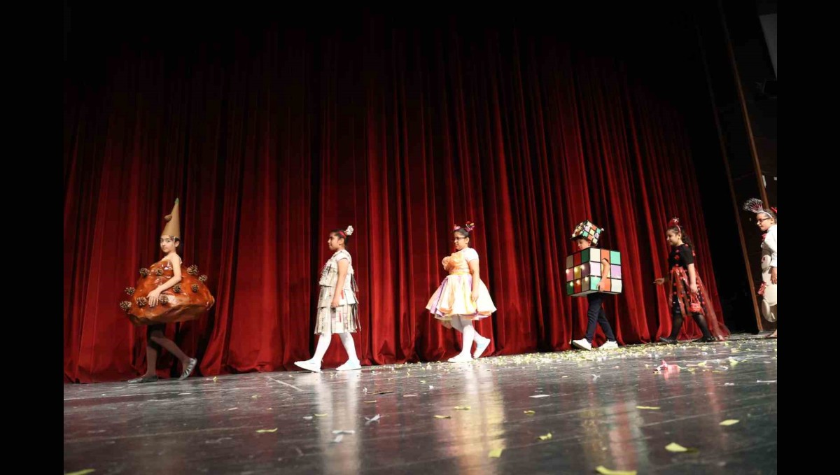 Miniklerden çevreye duyarlı defile