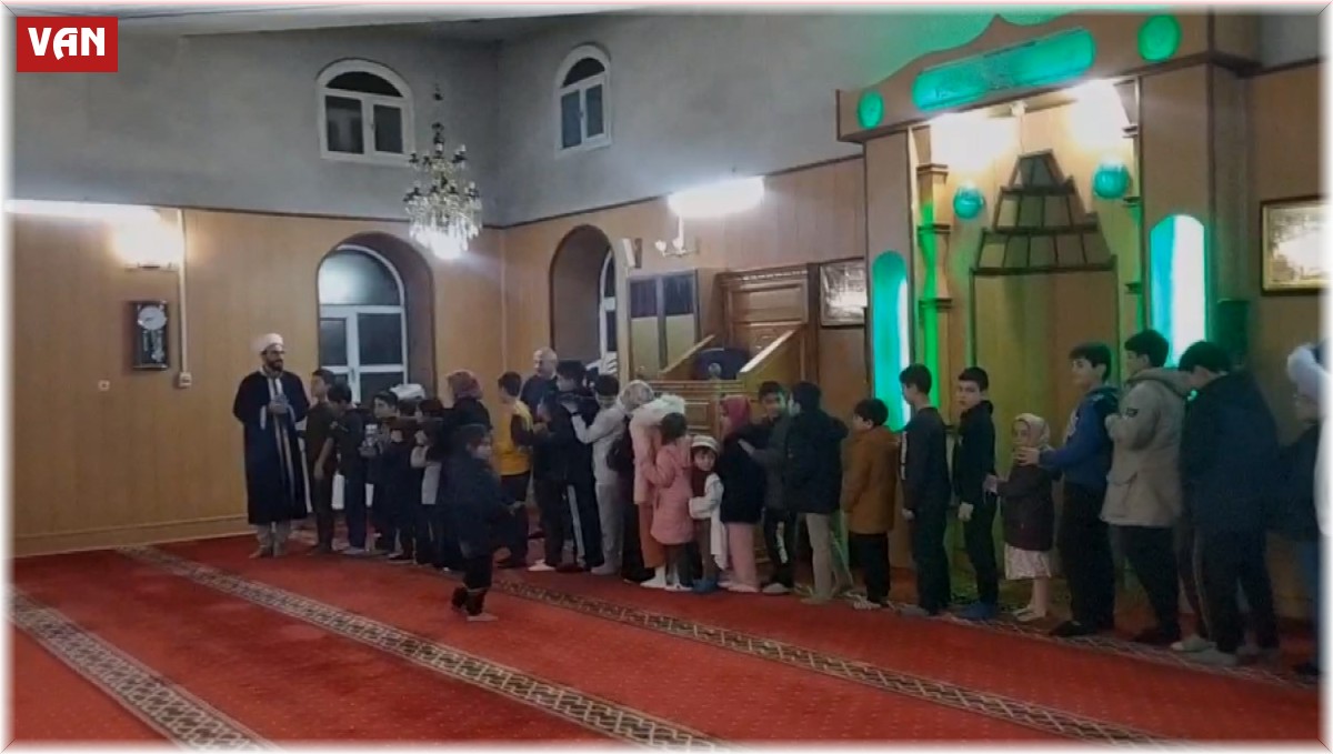 Miniklere camiyi sevdiren çalışma: 'Çocuk Market'