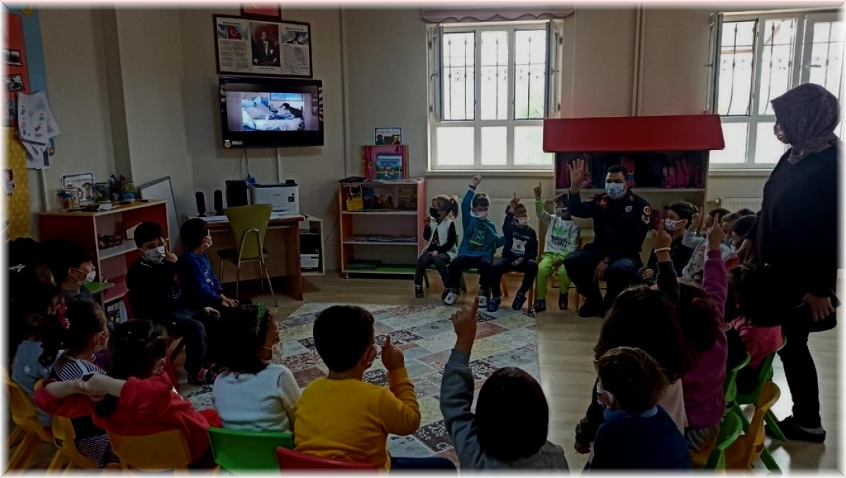 Miniklere trafik eğitim semineri