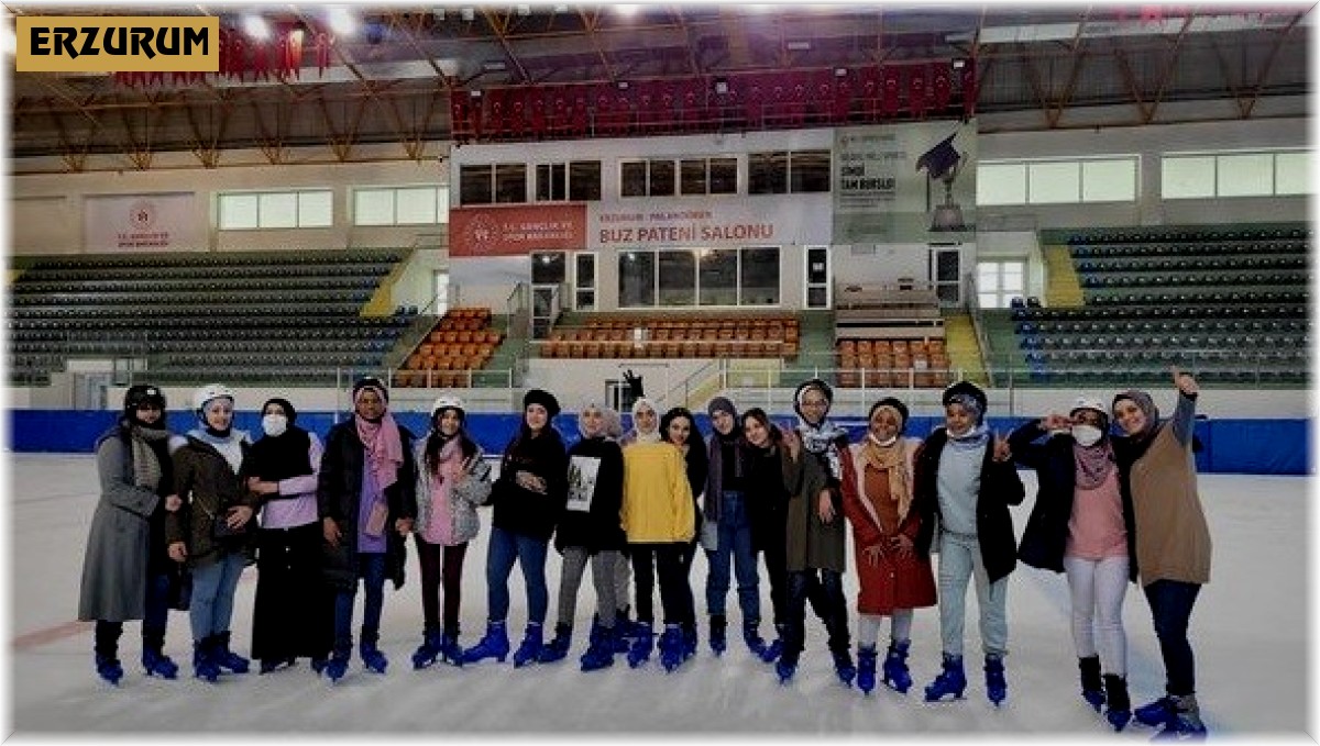 Misafir öğrenciler buz pateninde