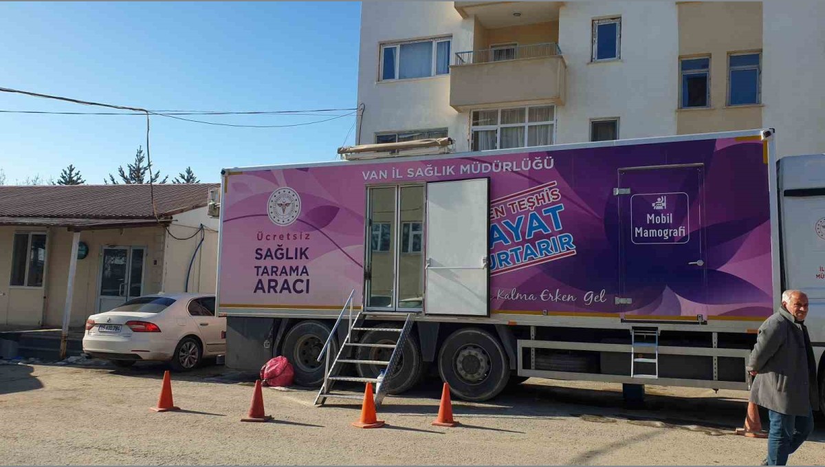 Mobil kanser tarama aracı Başkale'de