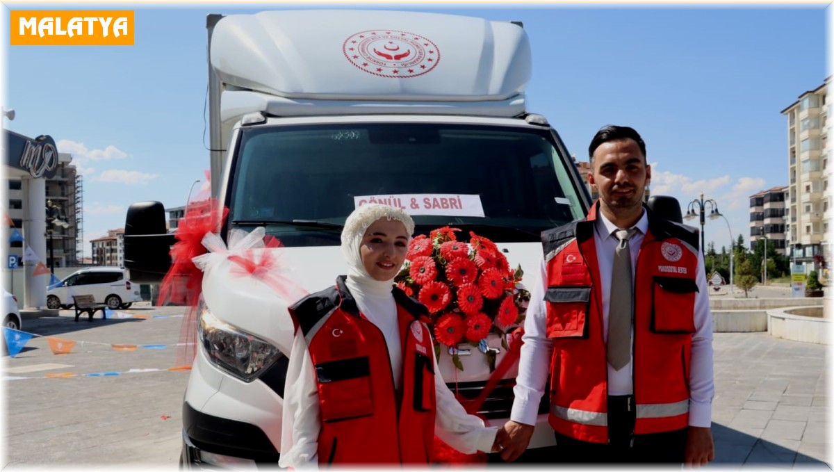 Mobil Sosyal Hizmet Aracı gelin arabası oldu