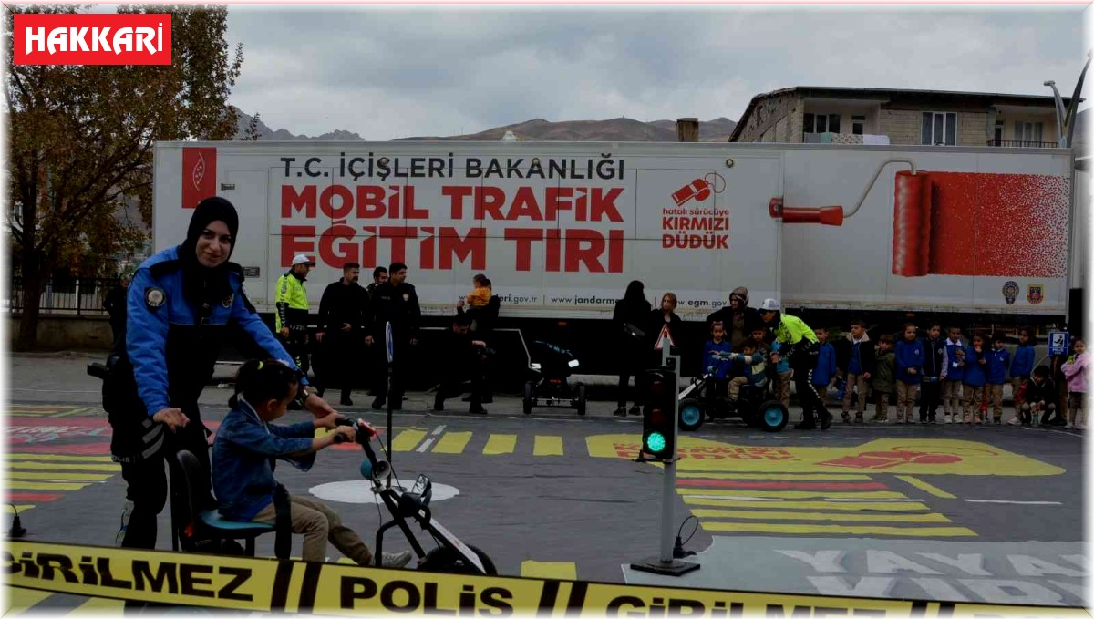 'Mobil Trafik Eğitim Tır'ı Hakkari'de