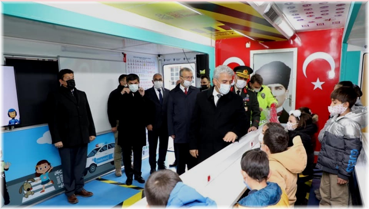 'Mobil Trafik Eğitim Tırı' Erzincan'da