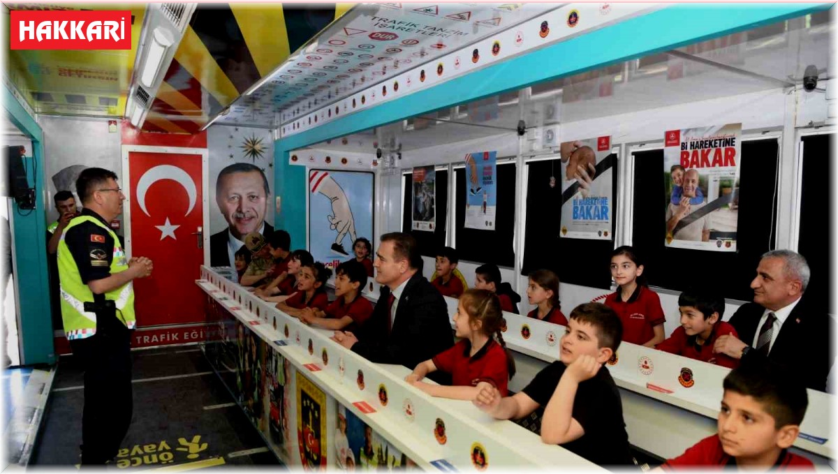 'Mobil Trafik Eğitim Tırı' Hakkari'de