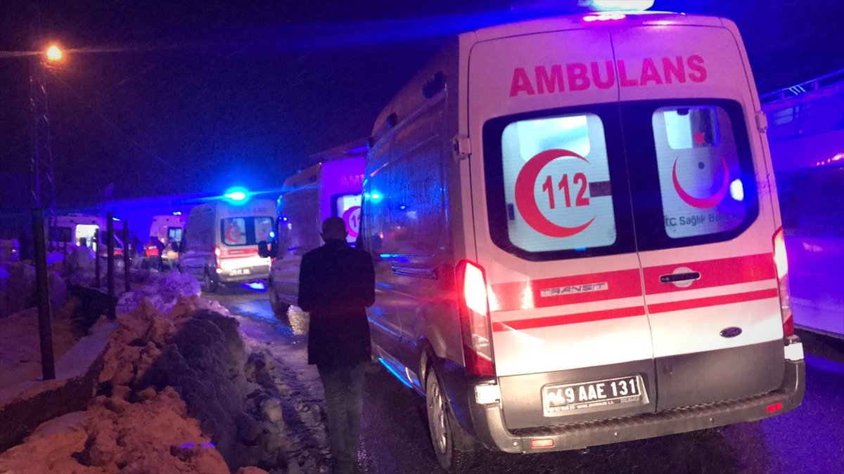 MSB, Bingöl'de kaza kırıma uğrayan helikopterde 9 personelin şehit olduğunu bildirdi:
