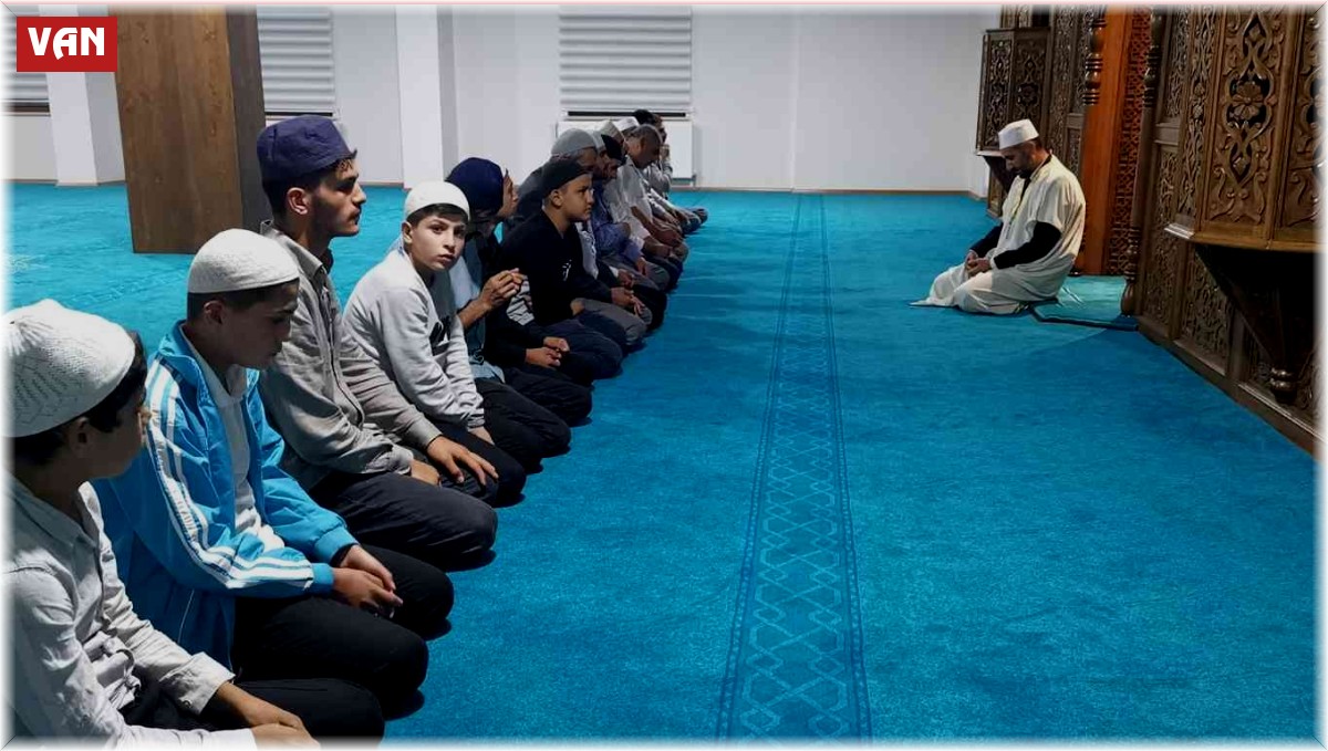 Müftü Dr. Şık Kur'an kursu öğrencilerini ziyaret etti