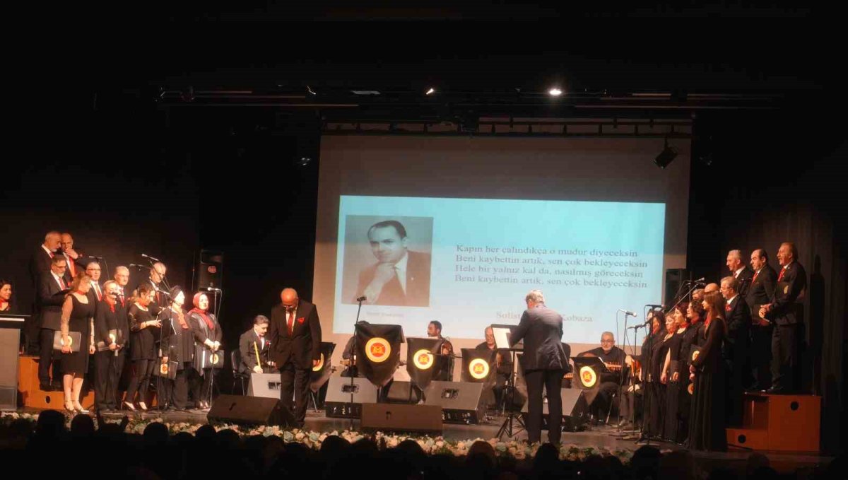 Muhayyerkürdi şarkılarla mest ettiler