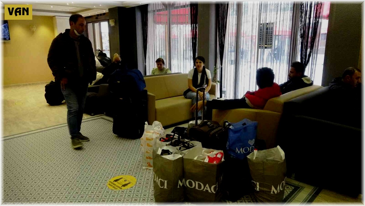 'Muhteşem Cuma' Van esnafının yüzünü güldürdü