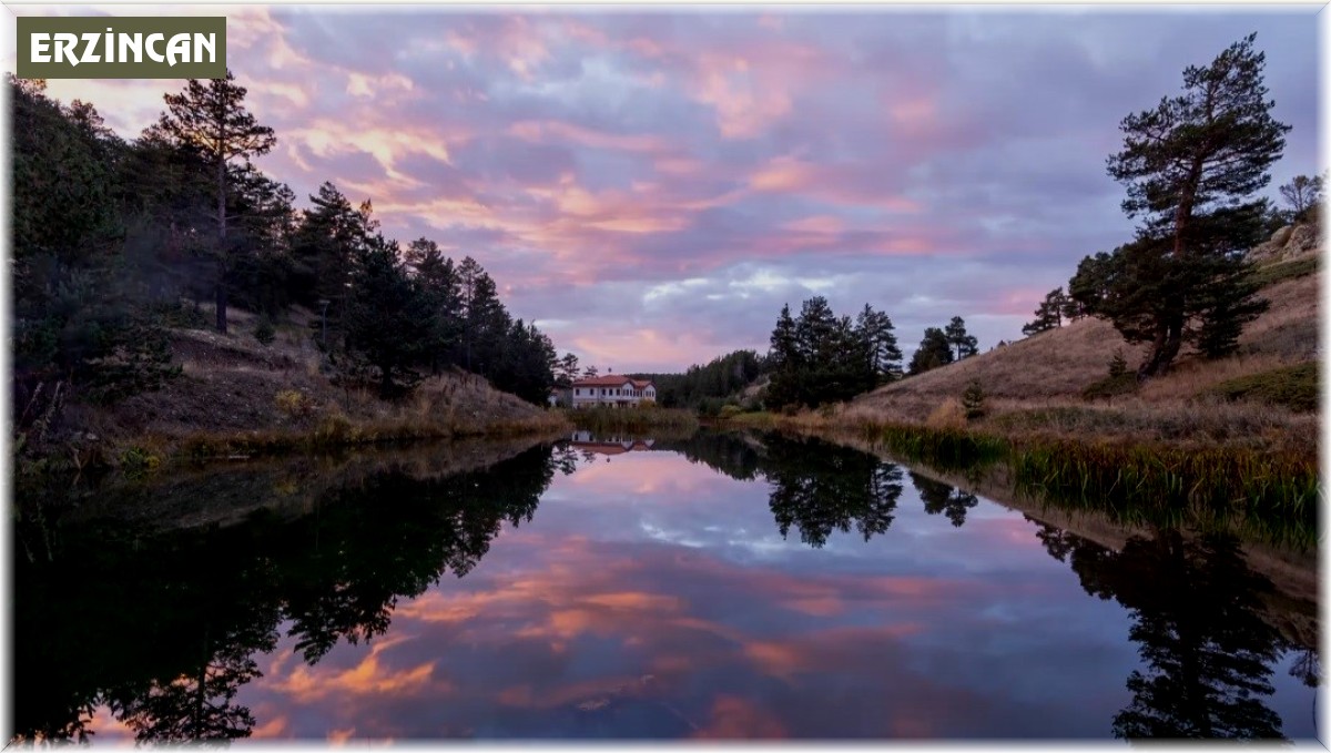 Muhteşem göl manzarasının 1 günü time-lapse tekniğiyle kaydedildi