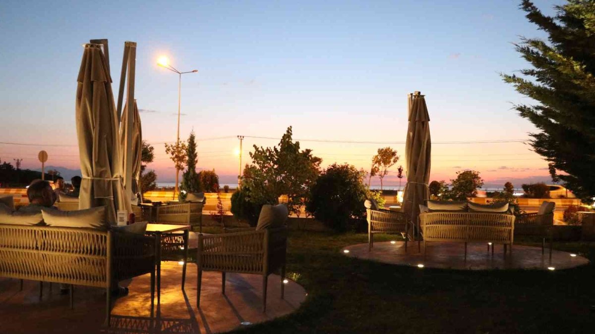 Muhteşem gün batımını Hilton'da seyredin