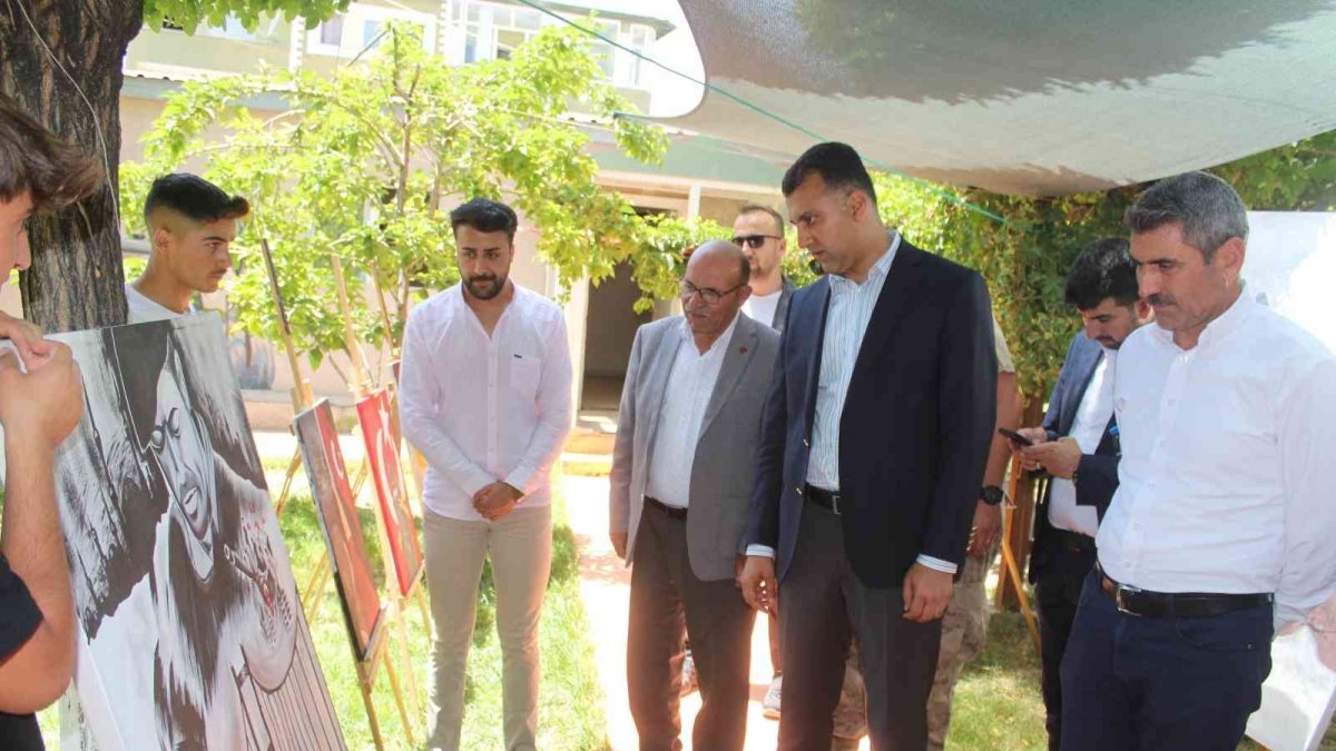 Muradiye'de 15 Temmuz konulu resim ve fotoğraf sergisi
