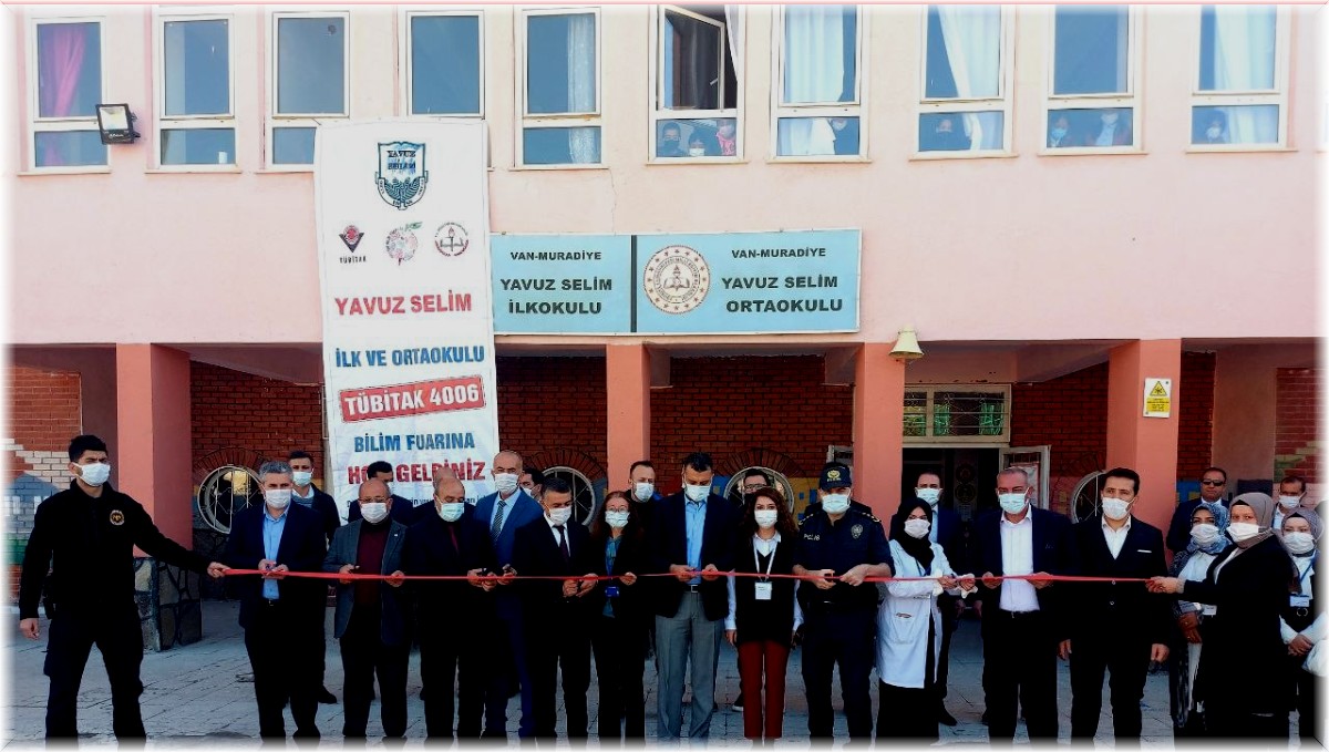 Muradiye'de '4006 TÜBİTAK Bilim Fuarı' açıldı