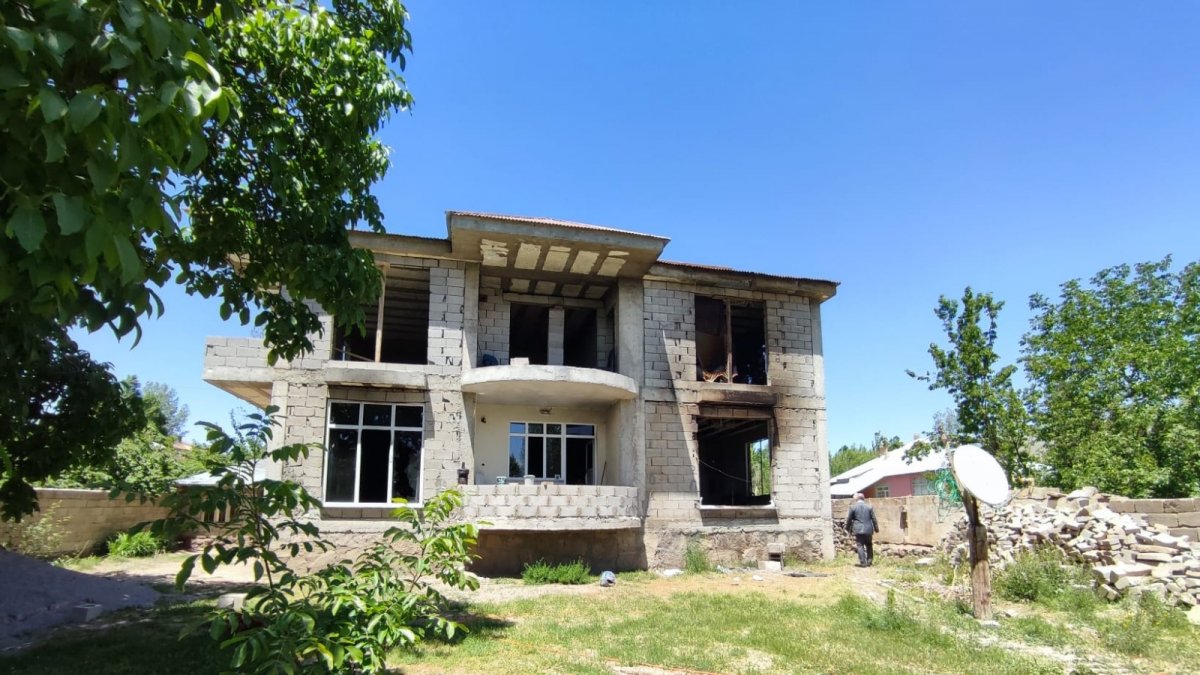 Muradiye'de ev yangını