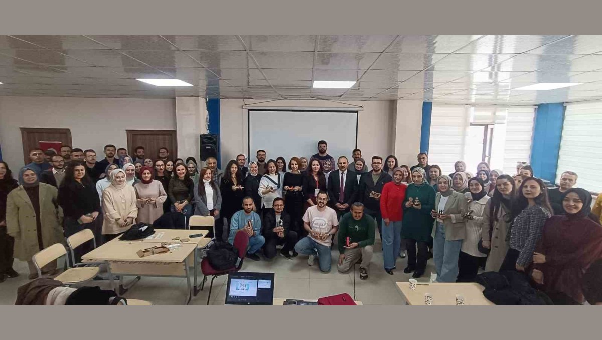 Muradiye'de öğretmenlere yönelik STEM çalıştayı düzenlendi
