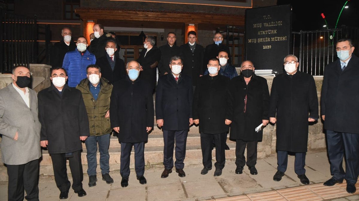 Muş Belediye Başkanı Asya, kente davet ettiği yatırımcılarla incelemelerde bulundu