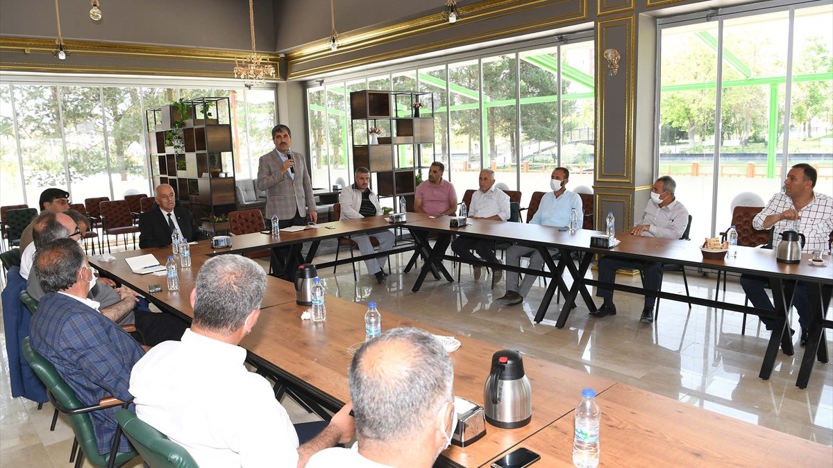 Muş Belediye Başkanı Asya, muhtarlarla buluştu