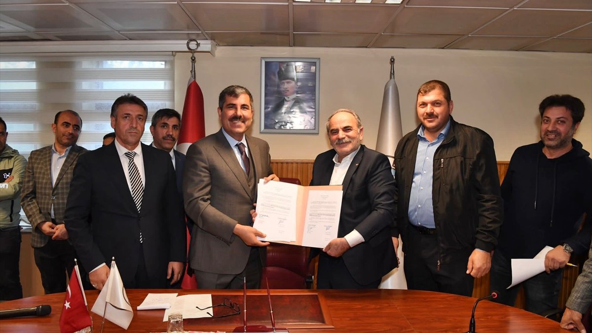 Muş Belediyesi işçilerin maaşına 1430 lira ilave zam yaptı