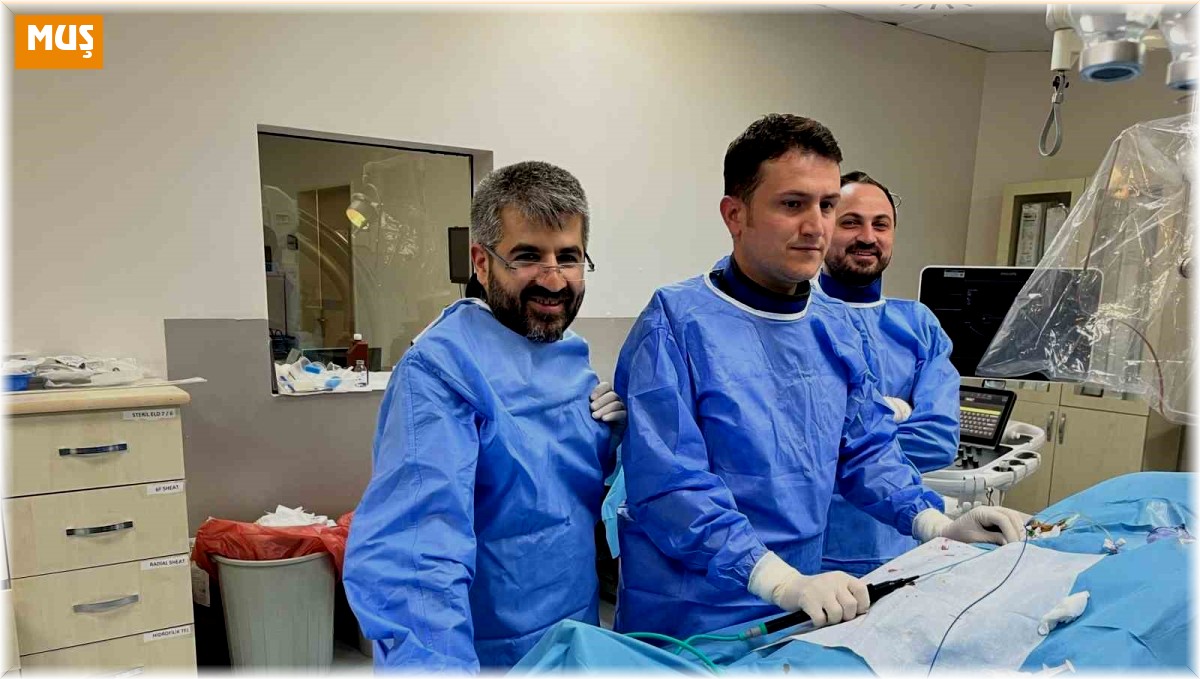 Muş Devlet Hastanesinde bir ilk: Üç kablolu pil ile sağlığına kavuştu