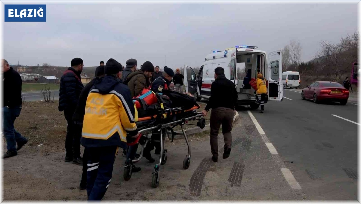 Muş İl Jandarma Komutan Yardımcısı Albay Ahmet Kaya ve eşi trafik kazasında yaralandı