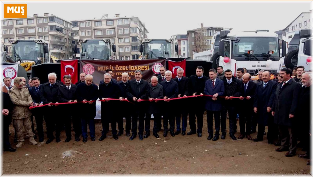 Muş İl Özel İdaresi parkı 13 yeni iş makinesi ile güçlendirildi