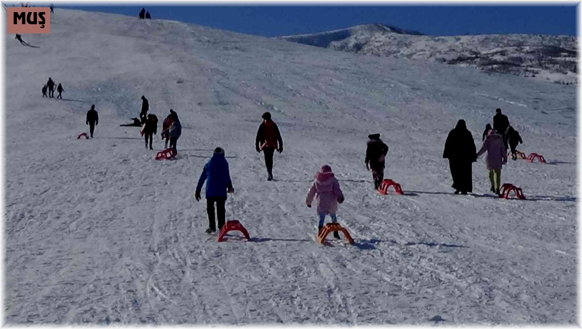 Muş kayak merkezi cıvıl cıvıl