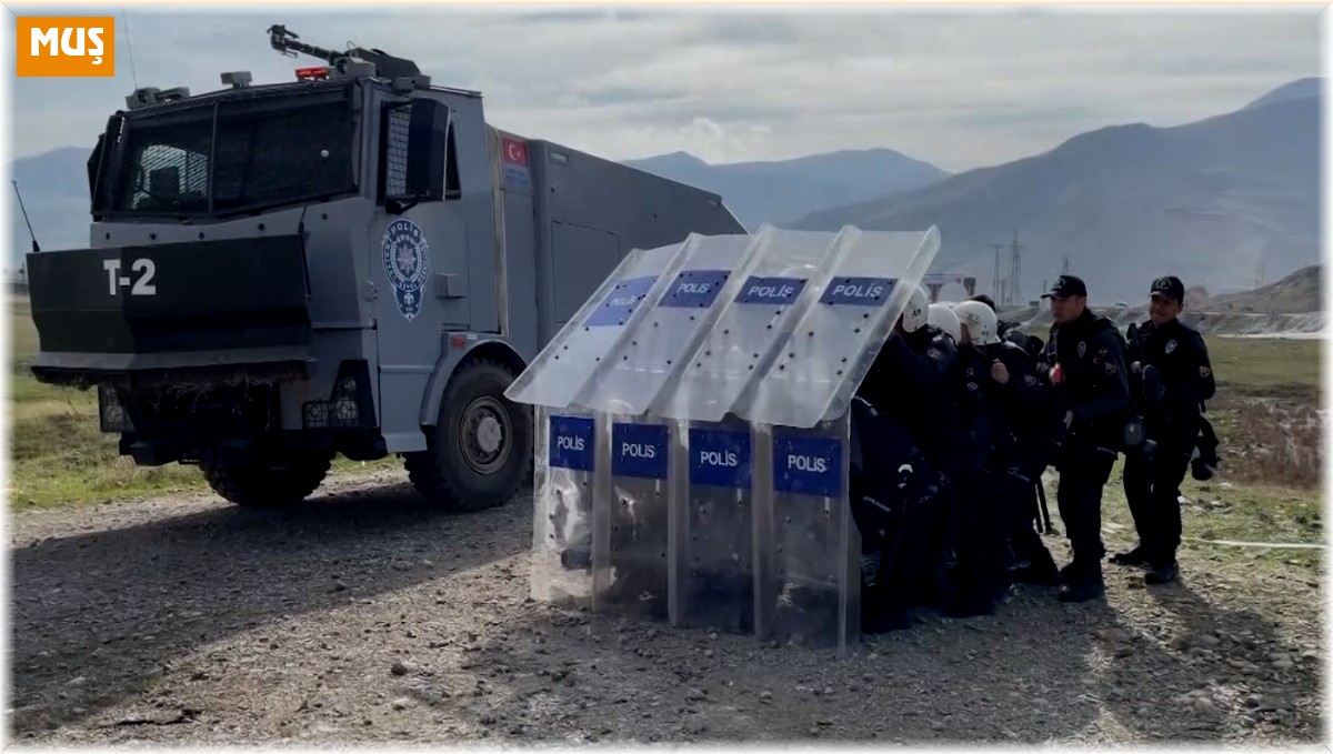 Muş polisinden gerçeği aratmayan tatbikat