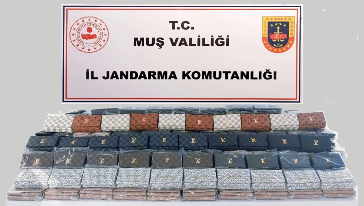 Muş'ta 1 milyon 220 bin liralık sahte cüzdan ele geçirildi