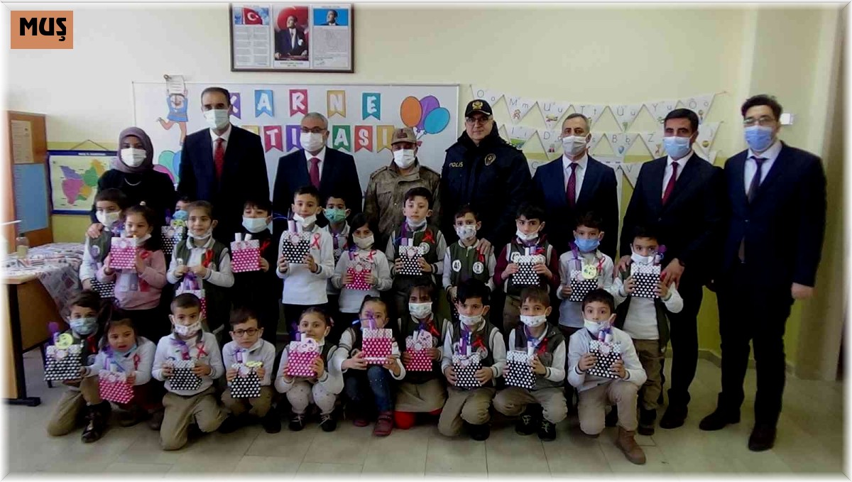 Muş'ta 114 bin öğrenci karne heyecanı yaşadı