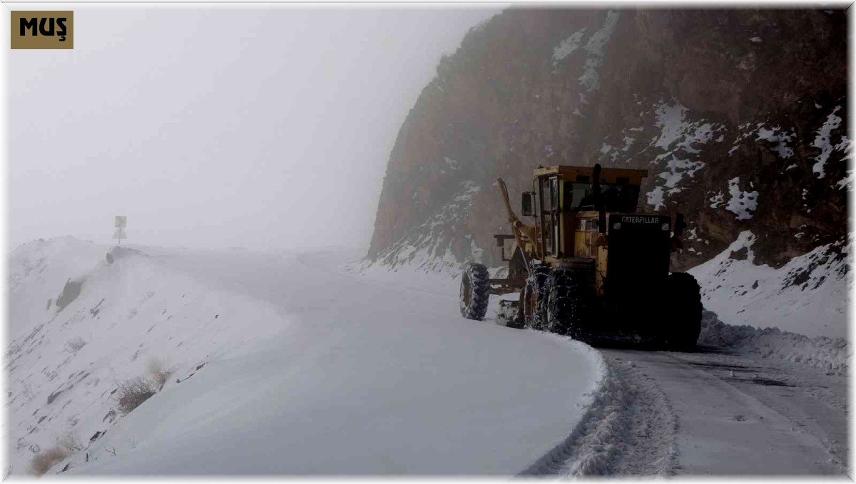 Muş'ta 15 köy yolu ulaşıma kapandı