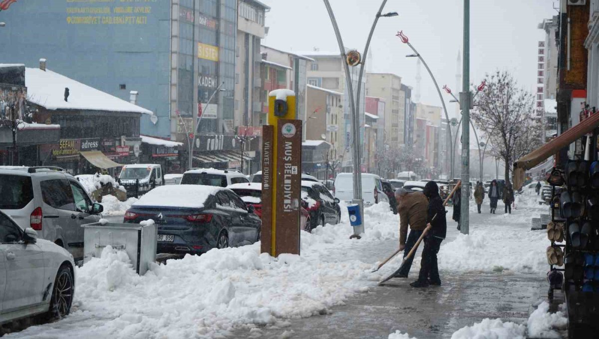 Muş'ta 158 köy yolu kapandı