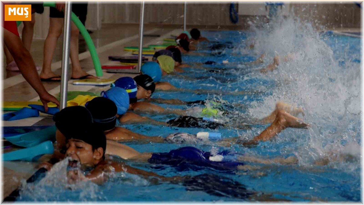 Muş'ta 17 bin çocuğa yüzme öğretilecek