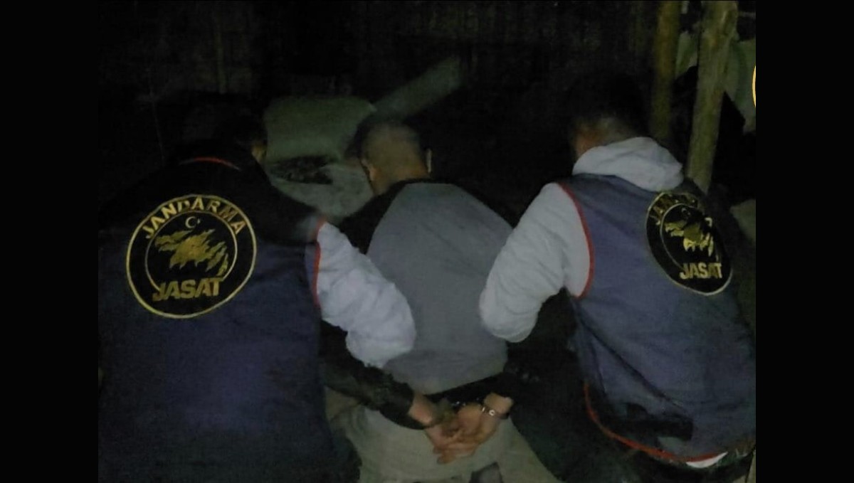 Muş'ta 19 yıl ve 5 yıl hapis cezası bulunan 2 hükümlü JASAT ekiplerince yakalandı