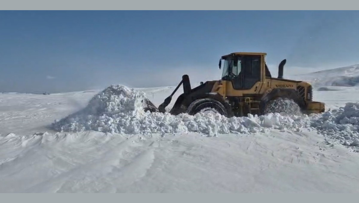 Muş'ta 32 köy yolu ulaşıma açıldı